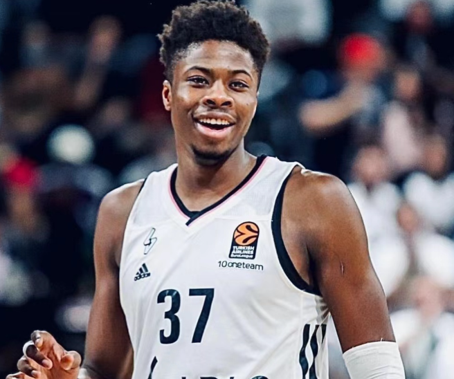 季出手了 季出手了